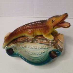 Vintage Daytona Beach Florida Ashtray Trinket Dish Alligator Crocodile